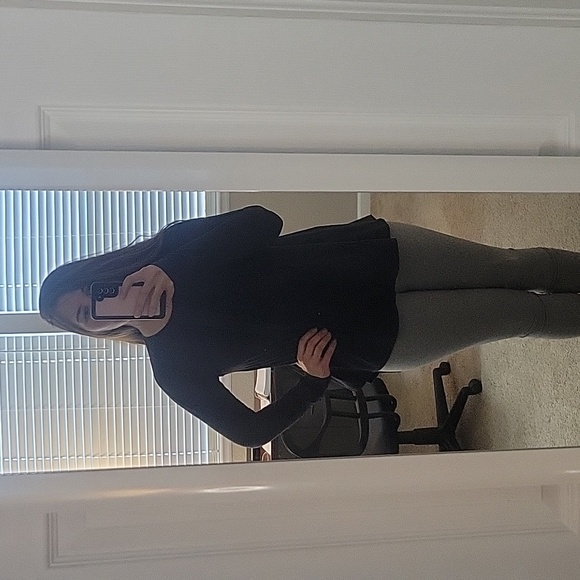 Lululemon Long Sleeve top - Picture 4 of 7